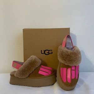 Brand New!  UGGS Funkette Chopd slides.